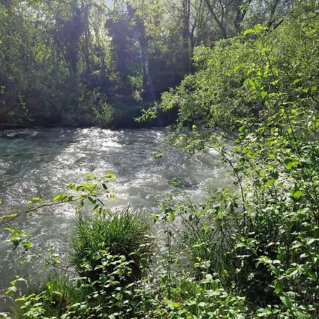 Casa Sul Fiume Con Giardino E Terrazza بيت للعطل *
