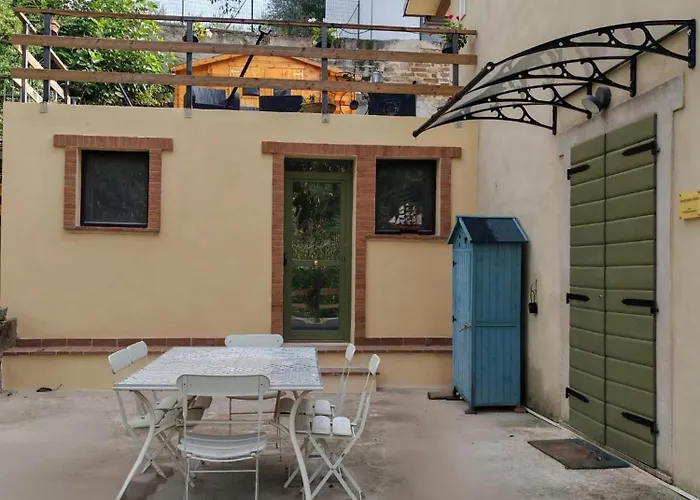 Casa Sul Fiume Con Giardino E Terrazza